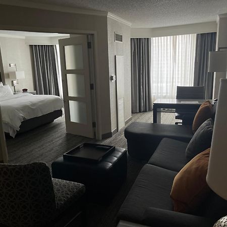 Chicago Marriott Suites O'Hare Rosemont Bagian luar foto