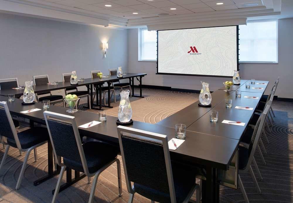 Chicago Marriott Suites O'Hare Rosemont Bagian luar foto