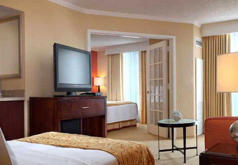 Chicago Marriott Suites O'Hare Rosemont Bagian luar foto