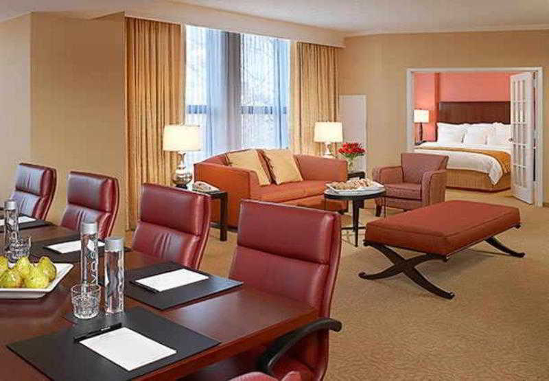 Chicago Marriott Suites O'Hare Rosemont Bagian luar foto