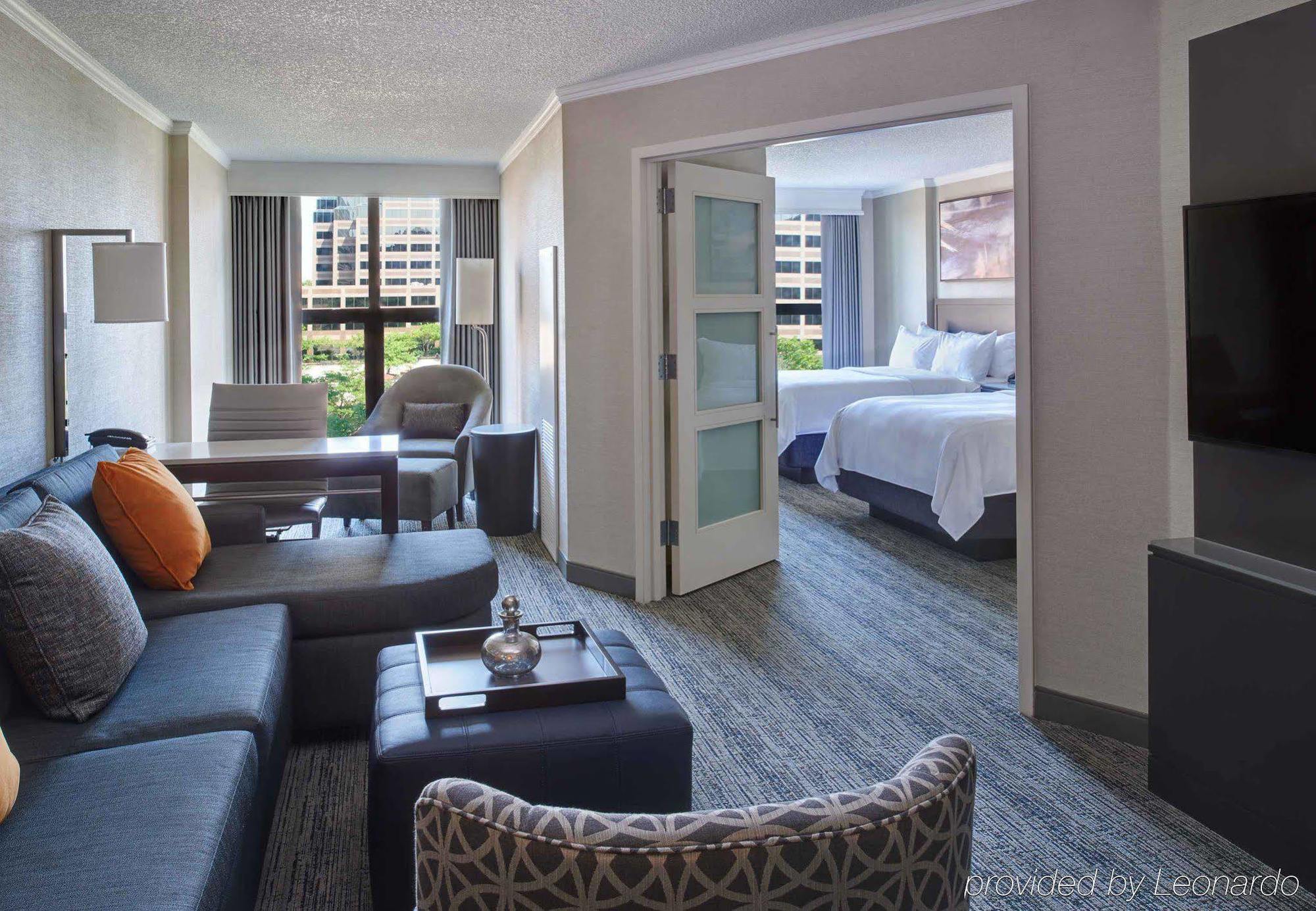 Chicago Marriott Suites O'Hare Rosemont Bagian luar foto