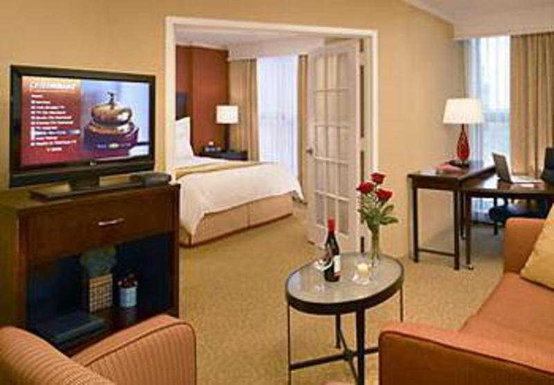Chicago Marriott Suites O'Hare Rosemont Bagian luar foto