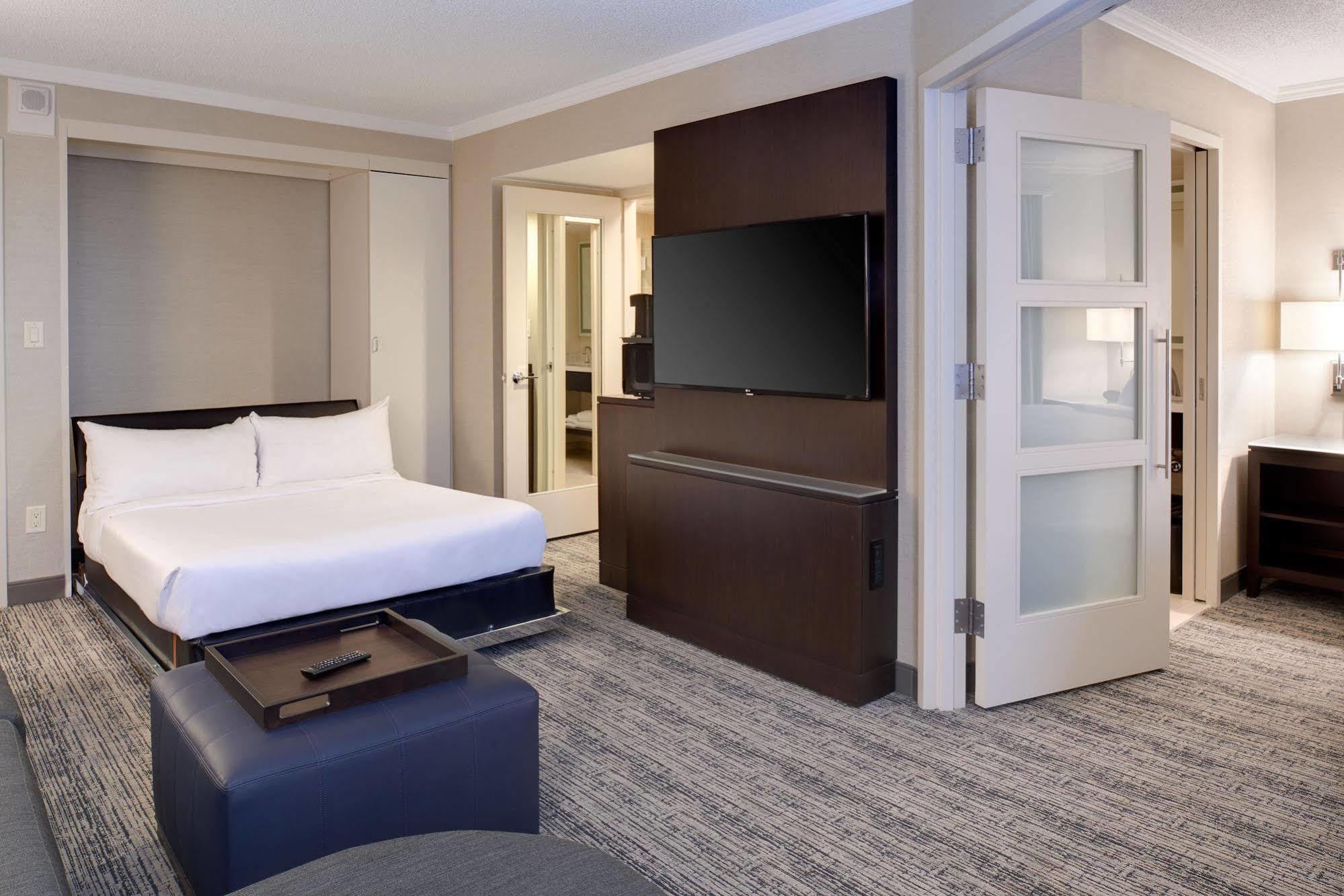 Chicago Marriott Suites O'Hare Rosemont Bagian luar foto